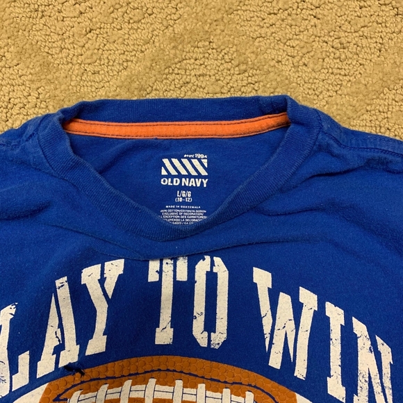 4/$20 Old Navy Graphic Long Sleeve - Picture 3 of 4